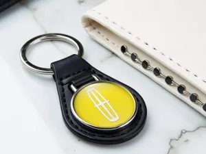 Lincoln Leather Keychain Wallet Sturdy Pro Sporty Feel